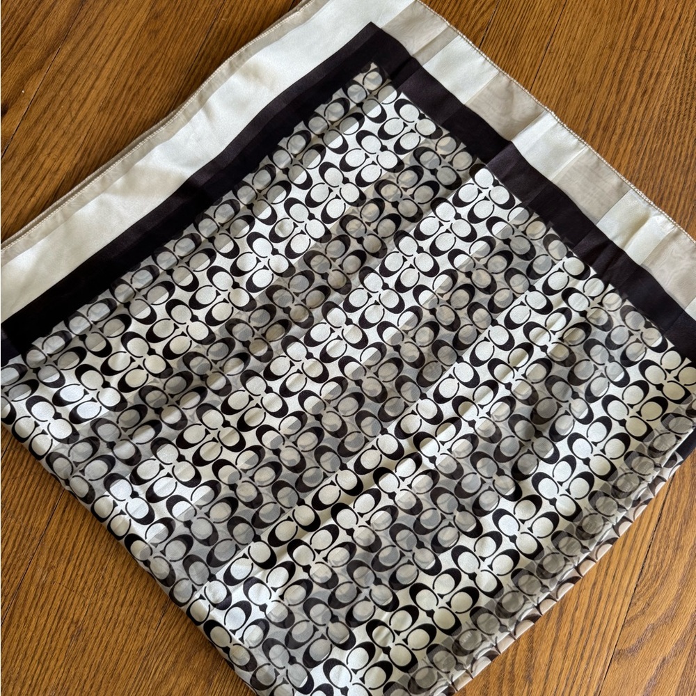 Designer style Scarf - Picture 3 of 4